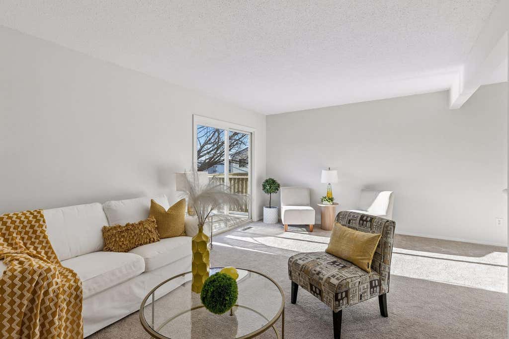 Photo of 411 Dorland Place S, Maplewood, MN 55119 (MLS # 7122391)