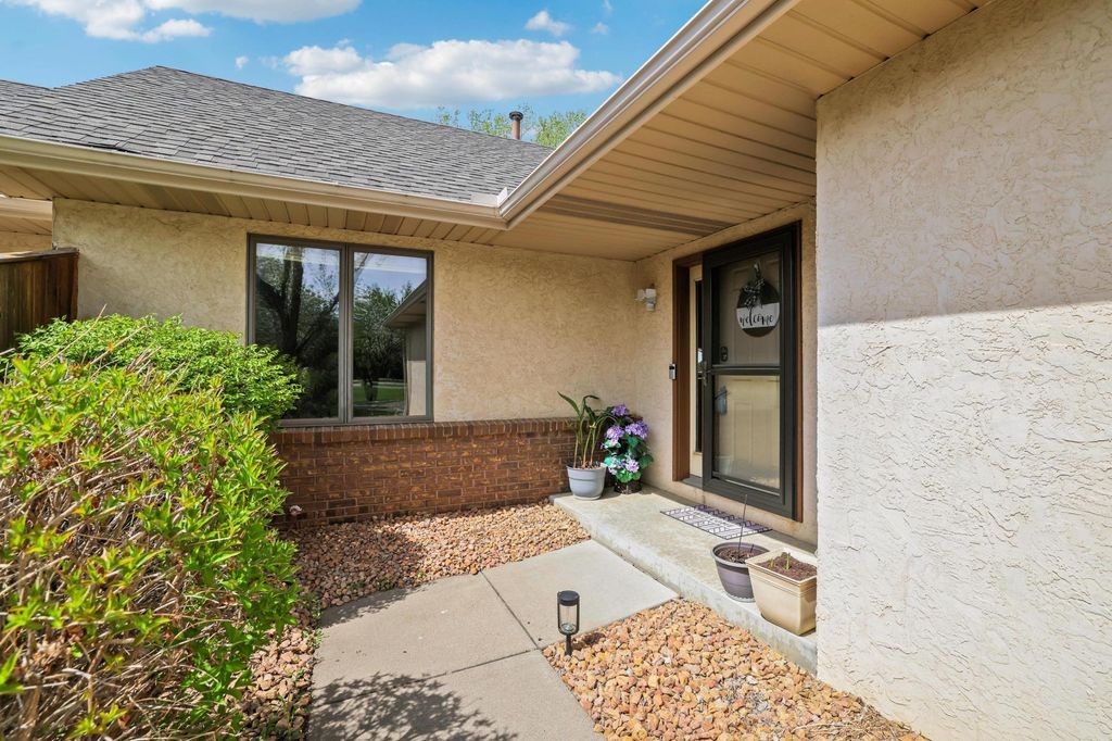Photo of 1801 6th Avenue W, Shakopee, MN 55379 (MLS # 7069323)
