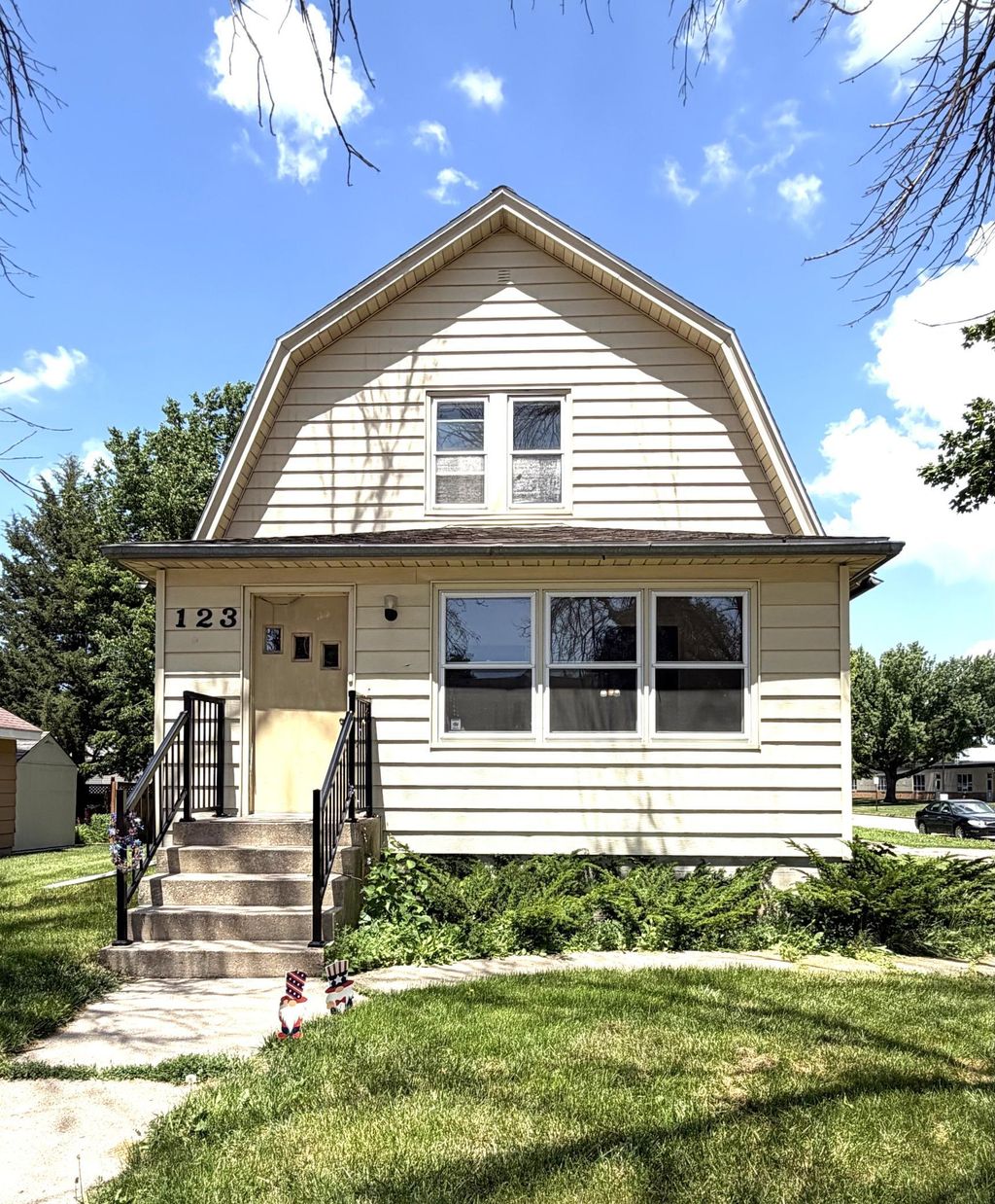 Photo of 123 E 12th Street, Fairmont, MN 56031 (MLS # 7091693)