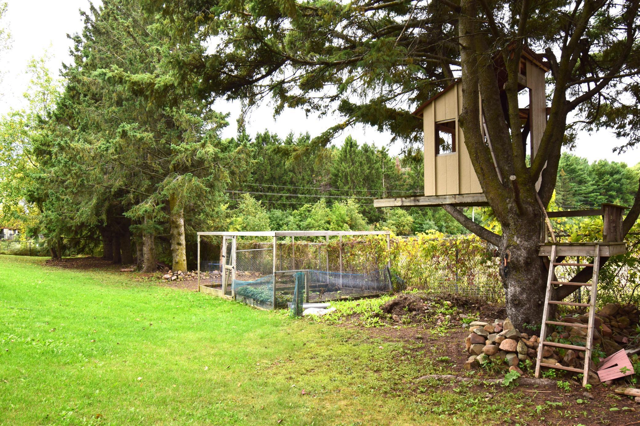 530 Johnson Parkway - Photo 3