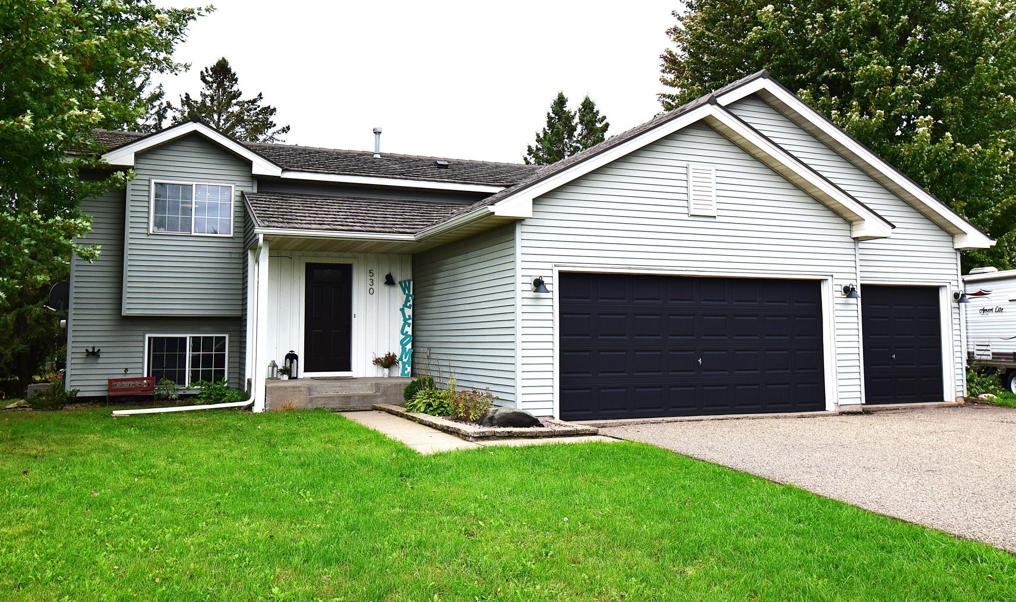 530 Johnson Parkway - Photo 2