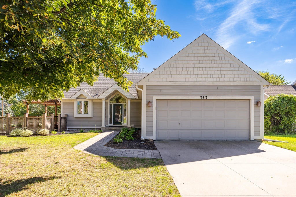 Photo of 787 Ashley Drive, Chaska, MN 55318 (MLS # 7144531)