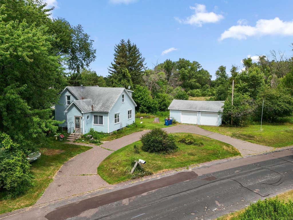 Photo of 695 N Oak Drive, Vadnais Heights, MN 55127 (MLS # 7116142)