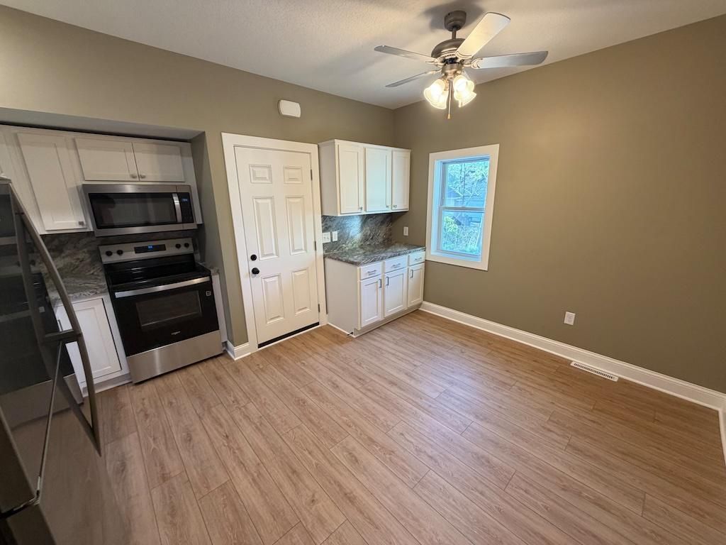 Photo of 892 4th Street E, Saint Paul, MN 55106 (MLS # 7075602)