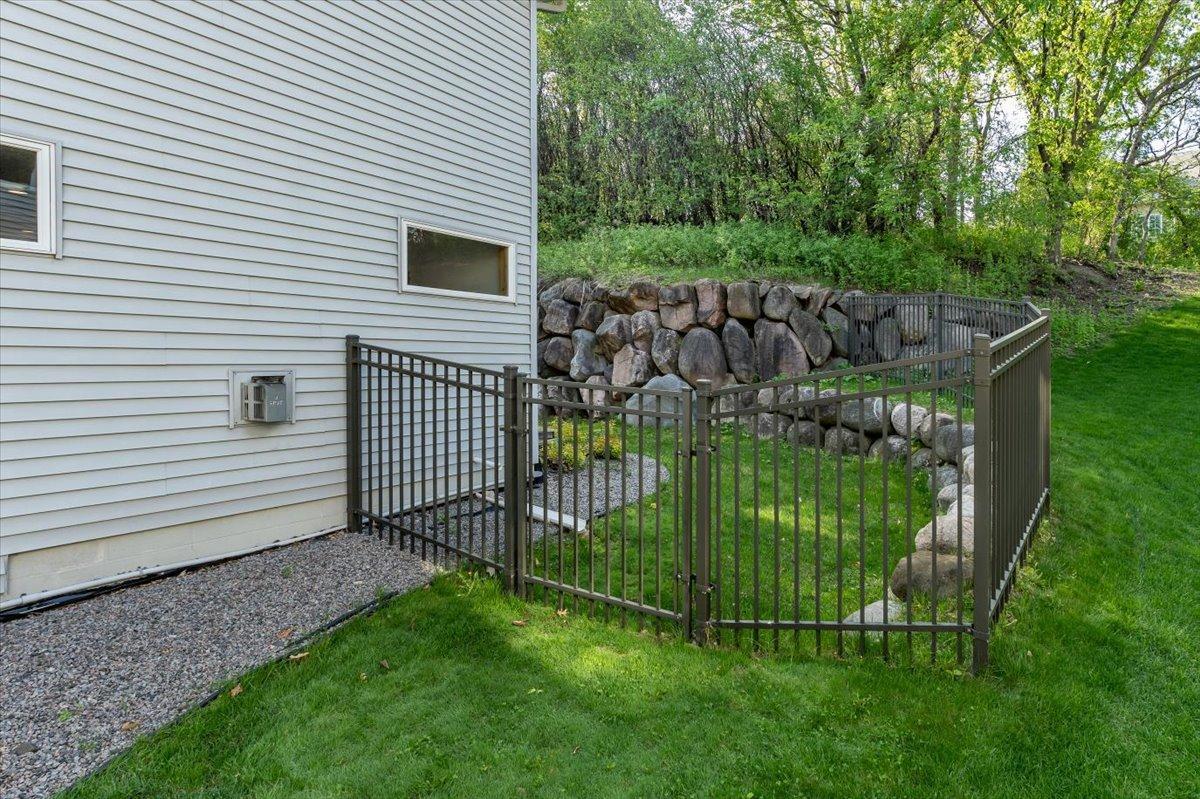 1476 Pinetree Pass