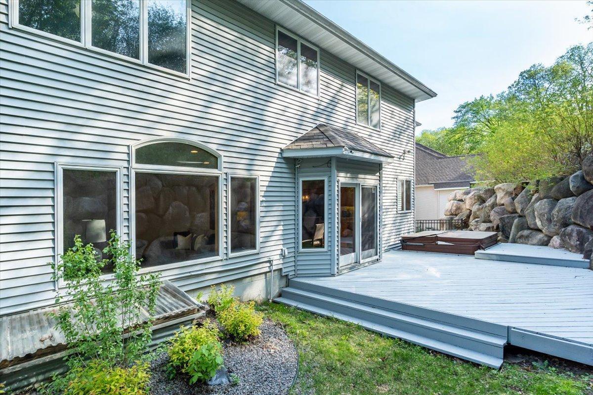 1476 Pinetree Pass