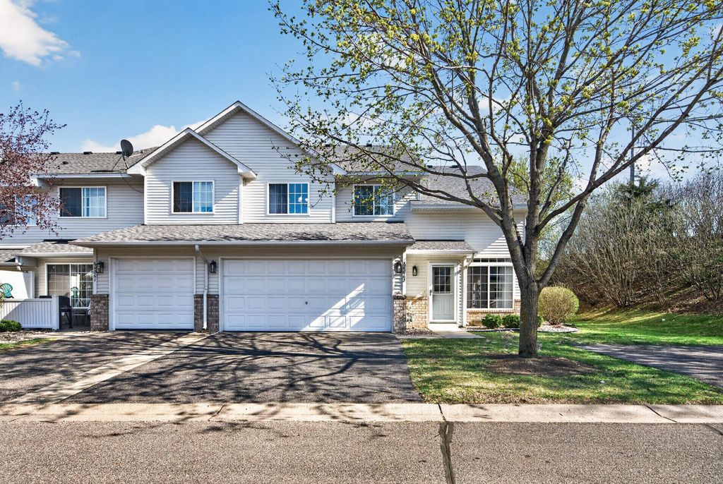 Photo of 8606 Quarry Ridge Lane #J, Woodbury, MN 55125 (MLS # 7051143)