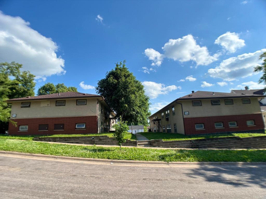 Photo of 330 Magnolia Avenue E, Saint Paul, MN 55130 (MLS # 7151047)