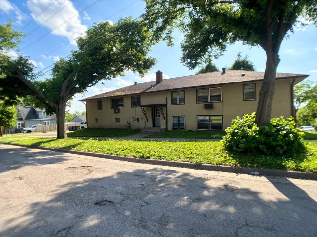 330 Magnolia Avenue E