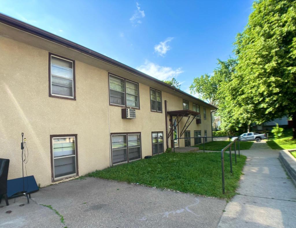 Photo of 330 Magnolia Avenue E, Saint Paul, MN 55130 (MLS # 7151047)