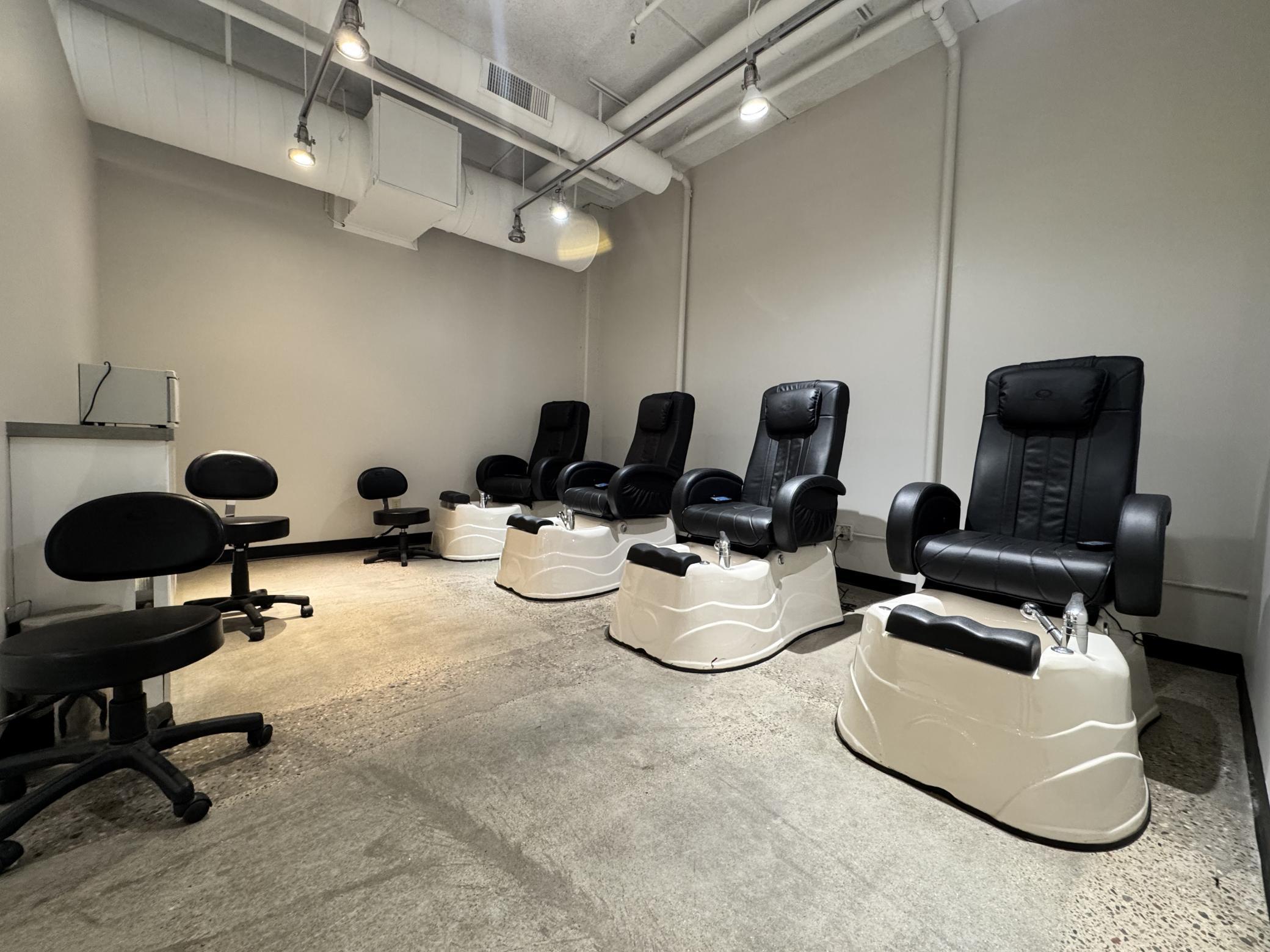 669 Winnetka Avenue N