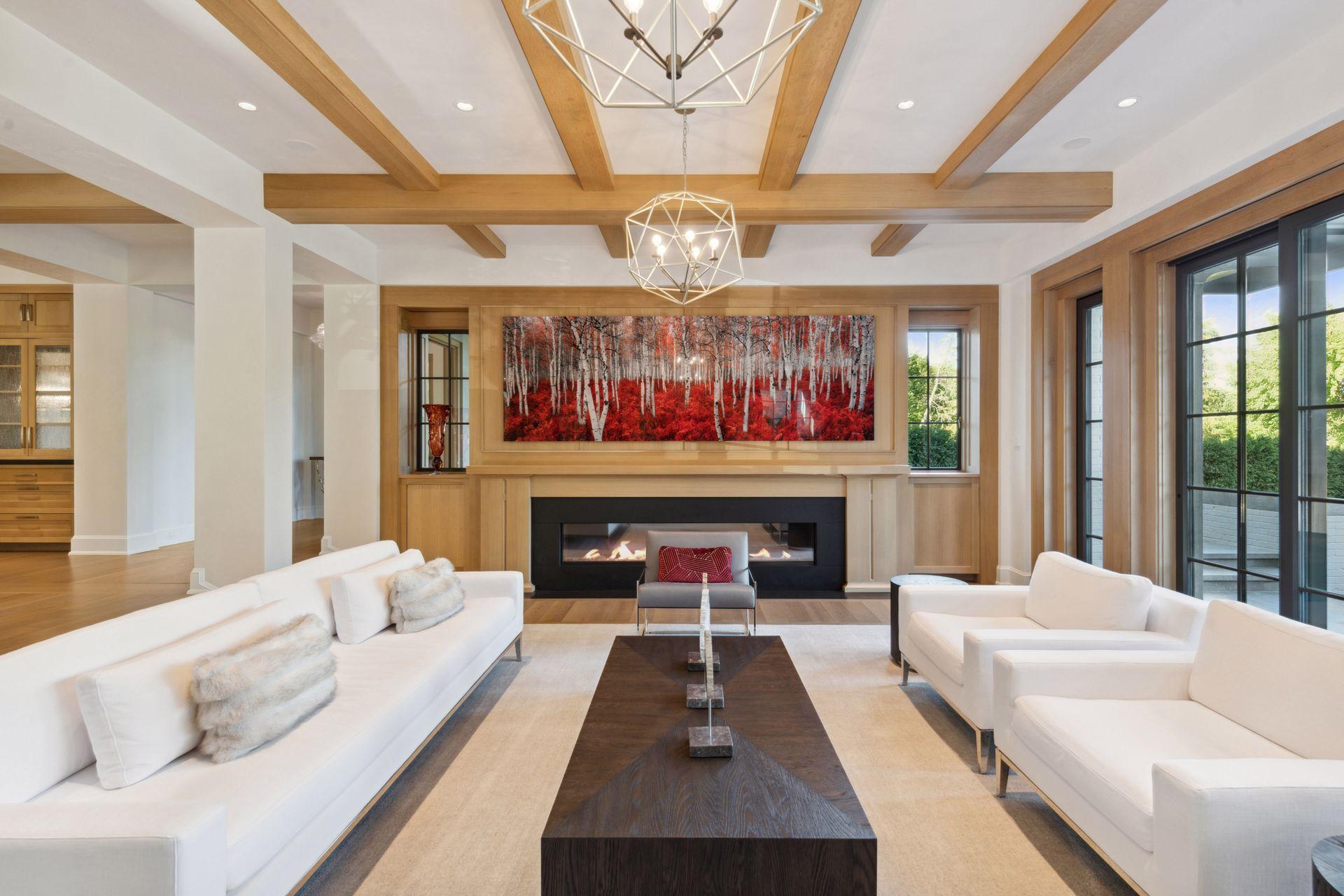 2552 W Lake Of The Isles Parkway