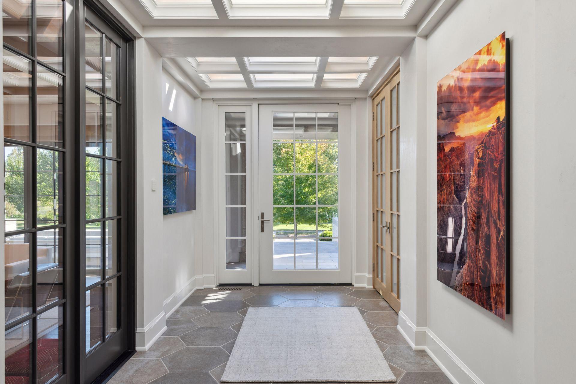 2552 W Lake Of The Isles Parkway