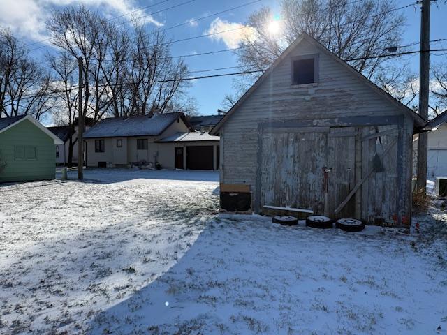 118 E Broadway Street