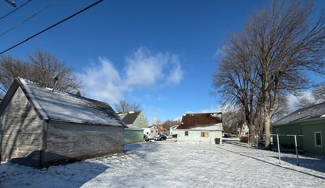 118 E Broadway Street