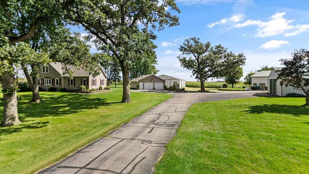 Photo of 11462 Highway 15, Brownton, MN 55312 (MLS # 7043429)