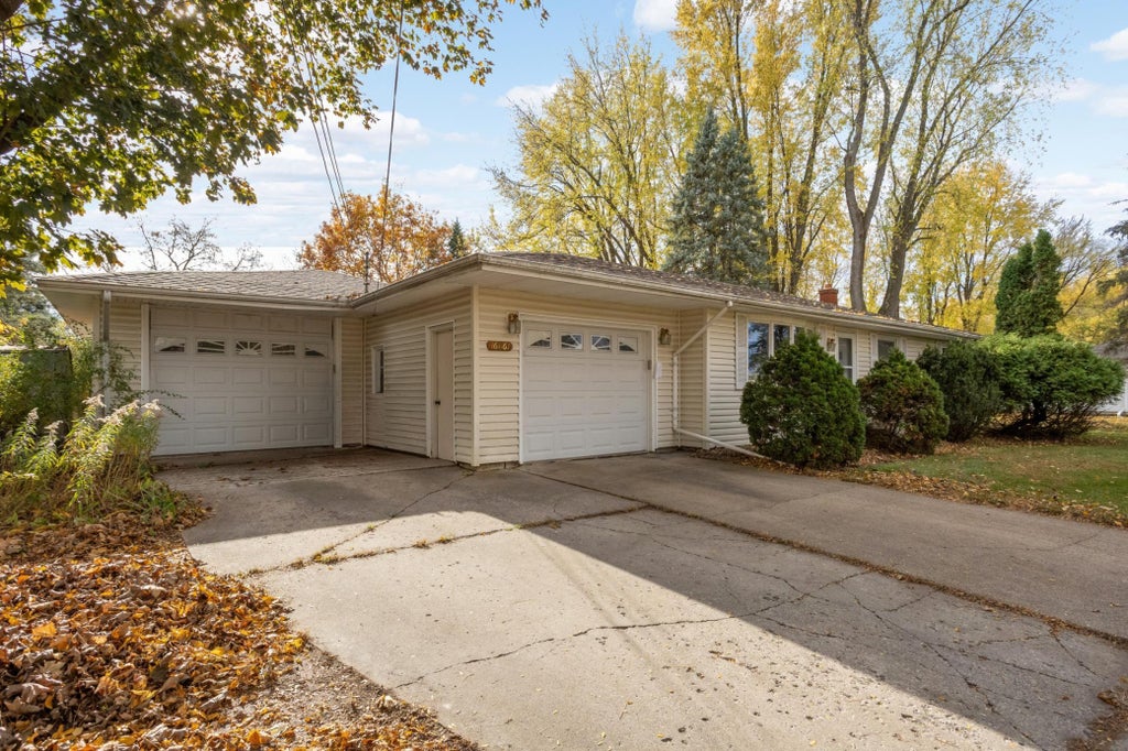 Photo of 16861 Prairie Lane, Eden Prairie, MN 55346 (MLS # 7167146)