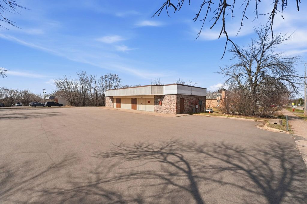 Photo of 2491 County Road E E, White Bear Lake, MN 55110 (MLS # 7051395)