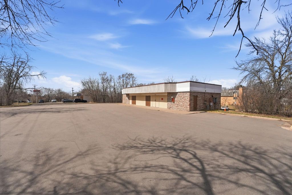 Photo of 2491 County Road E E, White Bear Lake, MN 55110 (MLS # 7051395)