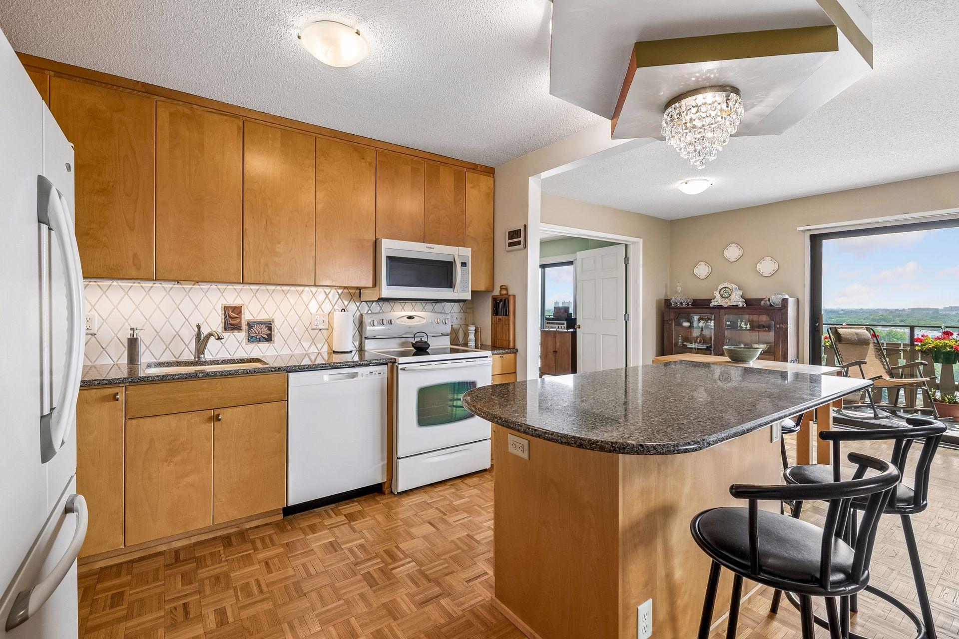 410 Groveland Avenue 1301