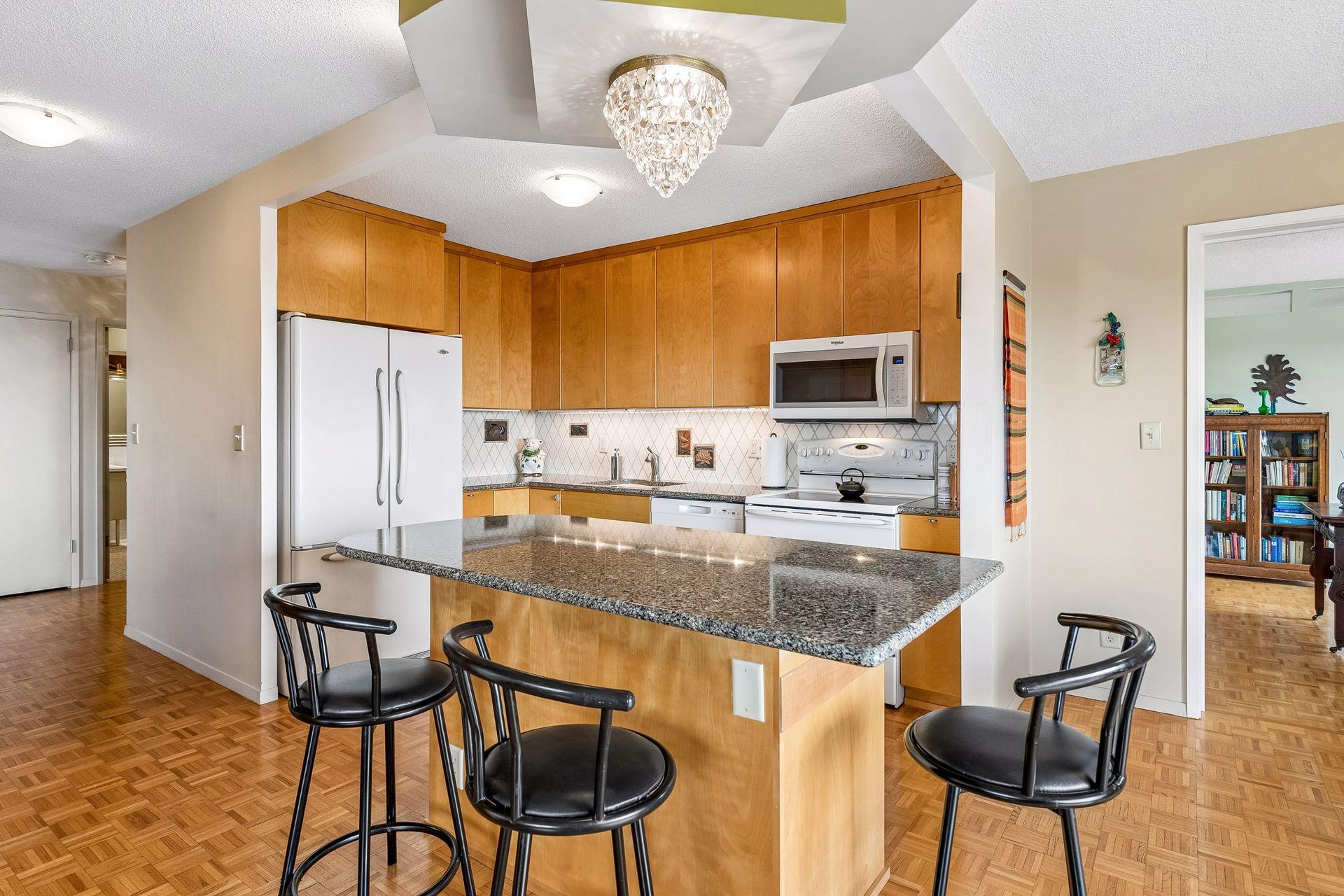 410 Groveland Avenue 1301