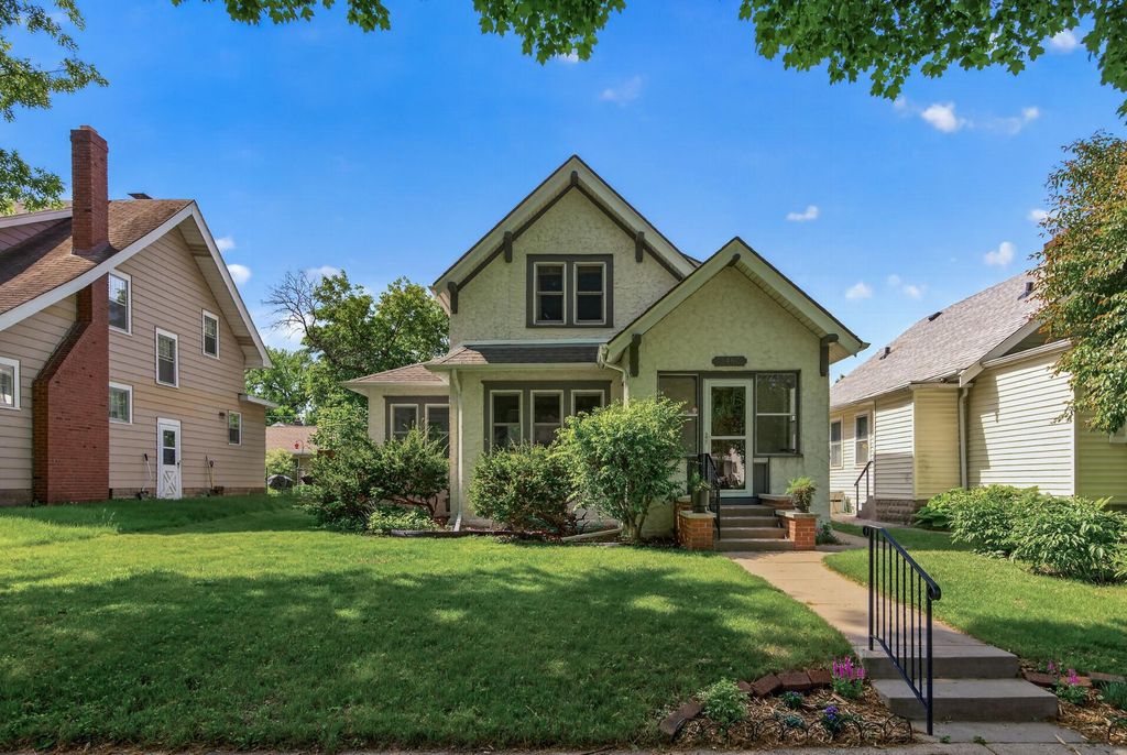 Photo of 1480 Fairmount Avenue, Saint Paul, MN 55105 (MLS # 6805897)