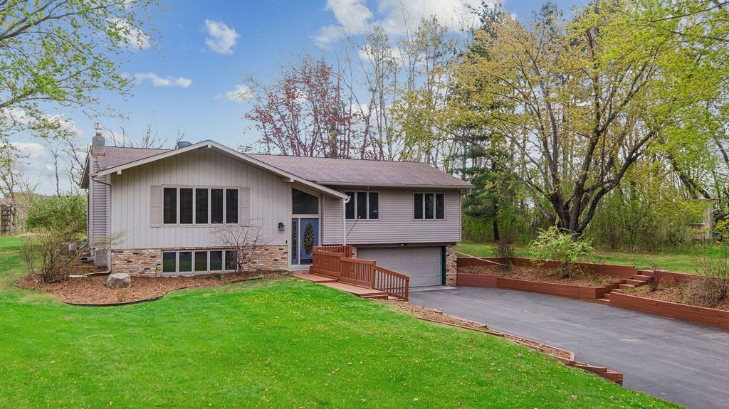 Photo of 365 Casperson Drive, Hudson, WI 54016 (MLS # 7064285)