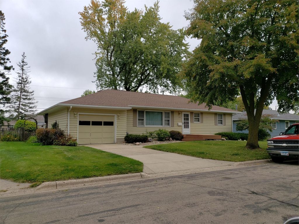 Photo of 319 Glenn Road, Albert Lea, MN 56007 (MLS # 6825745)