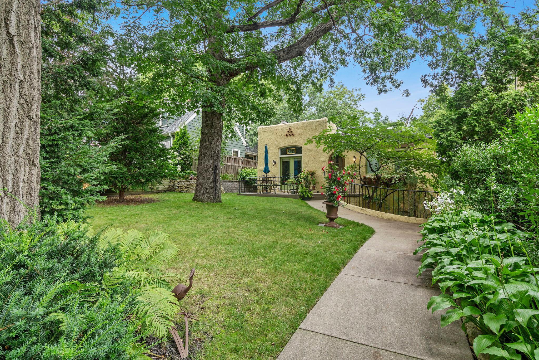 1204 Cedar Lake Road S