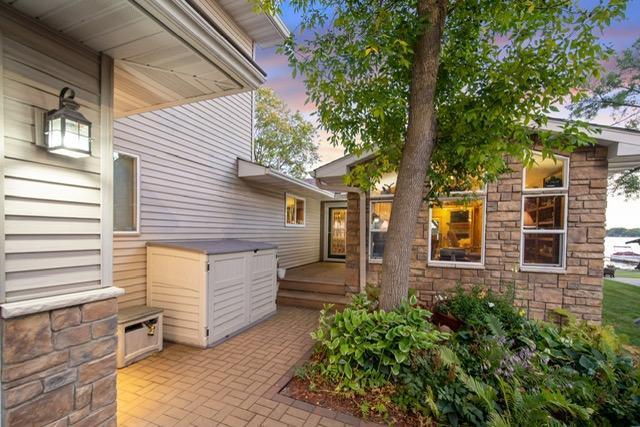 8839 N Shore Trail N