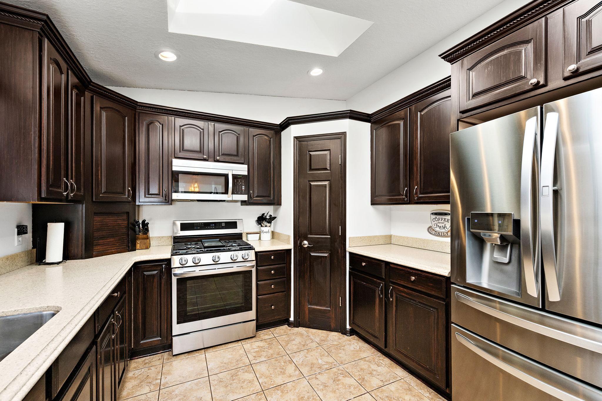 8839 N Shore Trail N