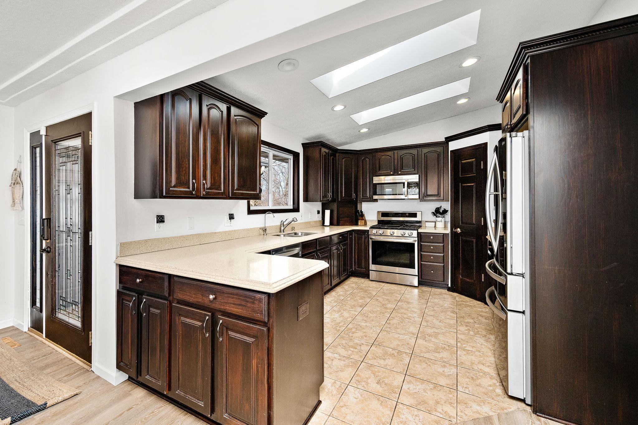 8839 N Shore Trail N