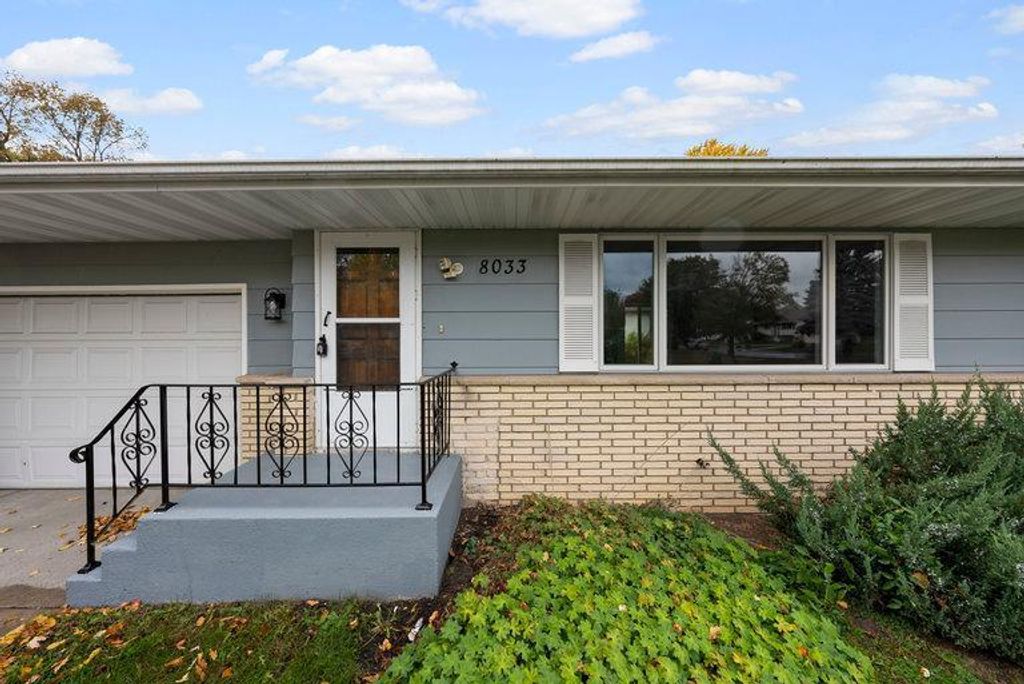 Photo of 8033 Georgia Avenue N, Brooklyn Park, MN 55445 (MLS # 7044309)