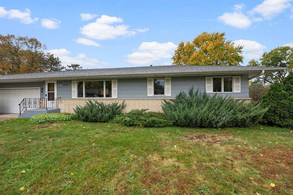 Photo of 8033 Georgia Avenue N, Brooklyn Park, MN 55445 (MLS # 7044309)