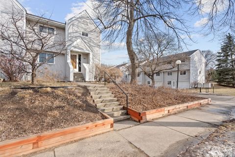 Photo of 130 W 43rd Street, Minneapolis, MN 55409 (MLS # 7004082)