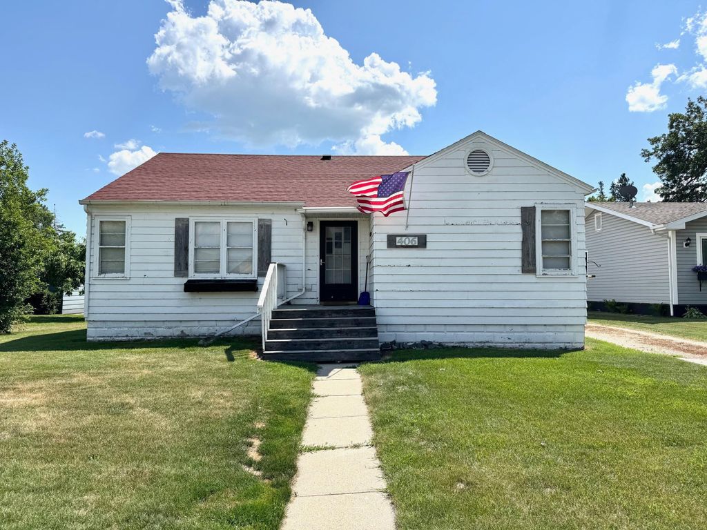 Photo of 406 3rd Street NE, Roseau, MN 56751 (MLS # 7063722)