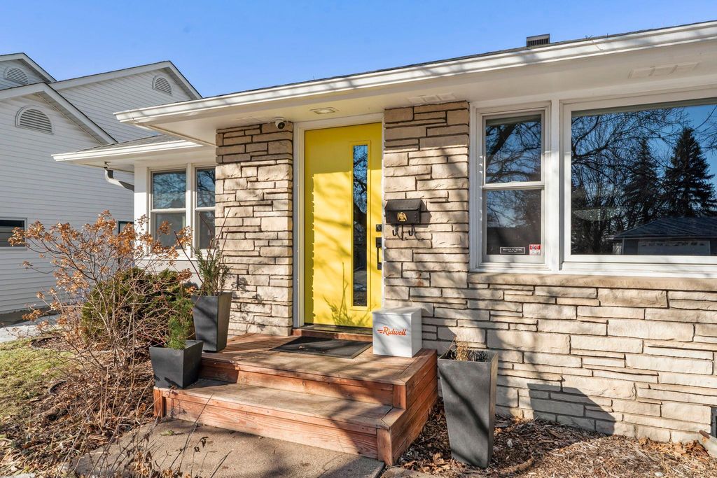 Photo of 3021 31st Avenue NE, Saint Anthony, MN 55418 (MLS # 7018526)