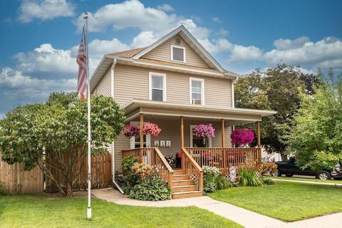 Photo of 611 4th Avenue NW, Austin, MN 55912 (MLS # 6805454)