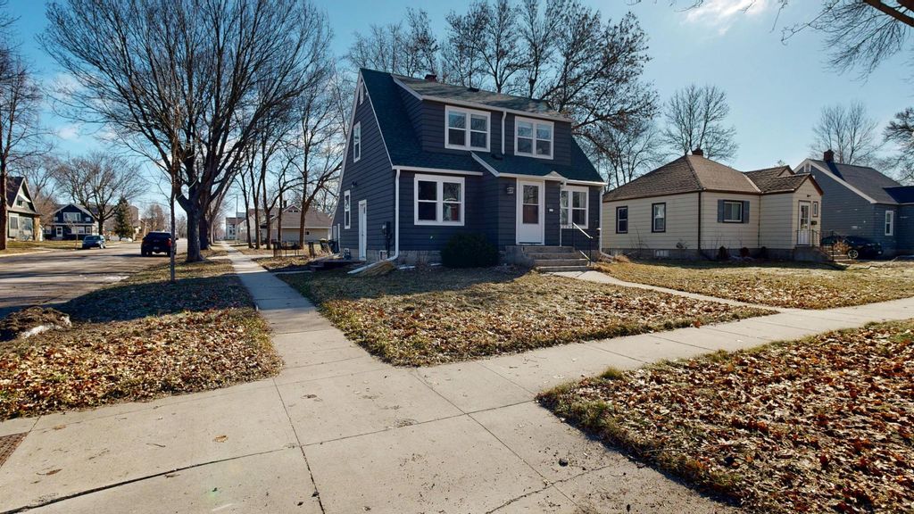 Photo of 601 7th Street SW, Willmar, MN 56201 (MLS # 7036422)