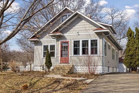 Photo of 2223 Stewart Avenue, Saint Paul, MN 55116 (MLS # 7008020)