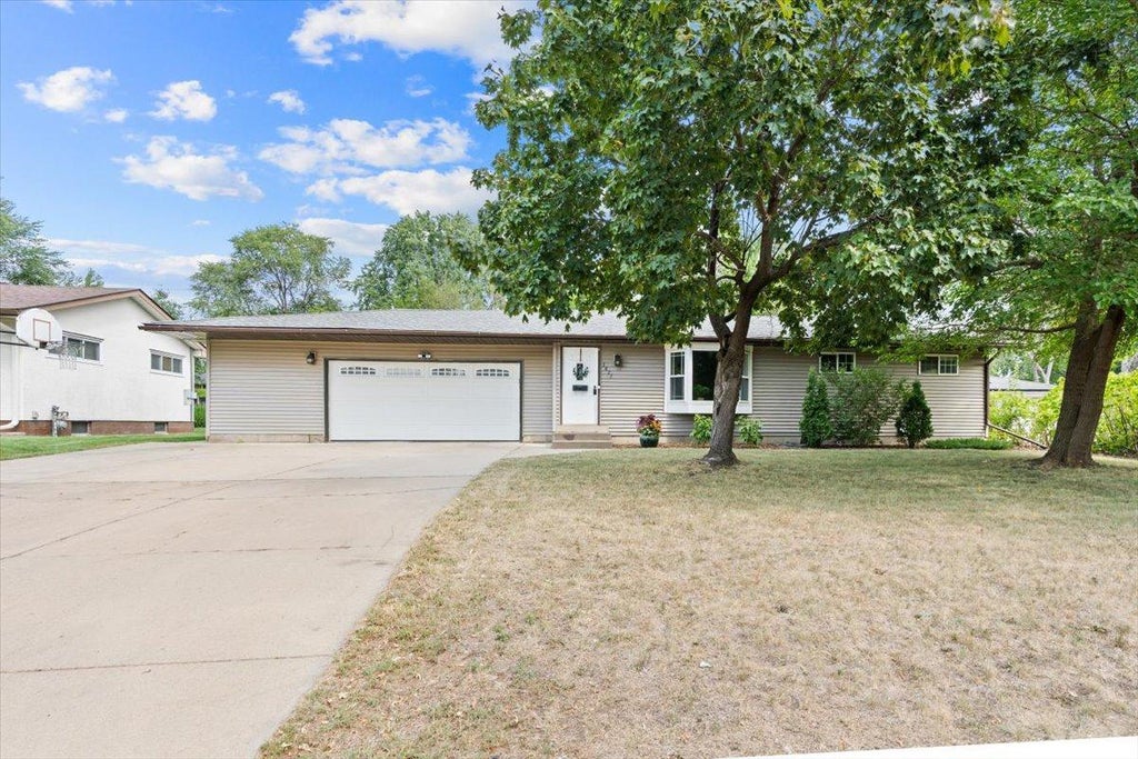 Photo of 3877 71st Street E, Inver Grove Heights, MN 55076 (MLS # 7133984)