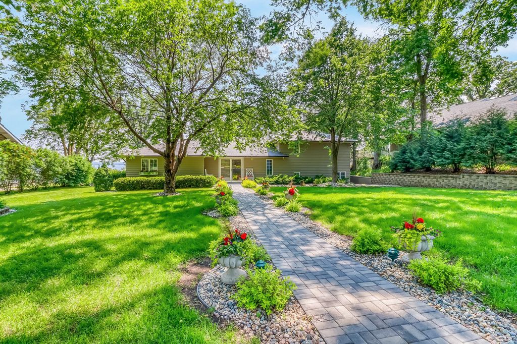 Photo of 919 N Shore Drive, Detroit Lakes, MN 56501 (MLS # 7031641)