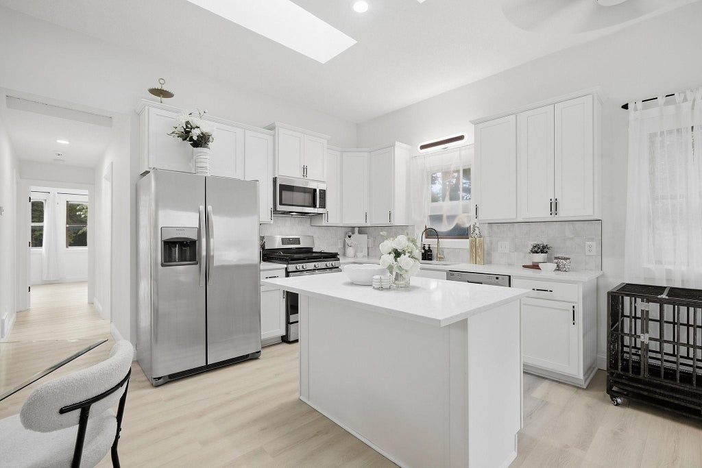 Photo of 3257 Grimes Avenue N, Robbinsdale, MN 55422 (MLS # 7147661)