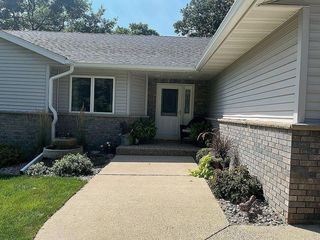 Photo of 126 Linden Avenue, Alexandria, MN 56308 (MLS # 7159109)
