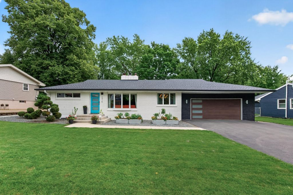 Photo of 1516 Aquila Avenue N, Golden Valley, MN 55427 (MLS # 7103138)