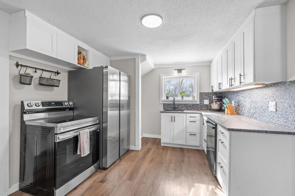 Photo of 614 Elliott Avenue N, Glencoe, MN 55336 (MLS # 6820387)