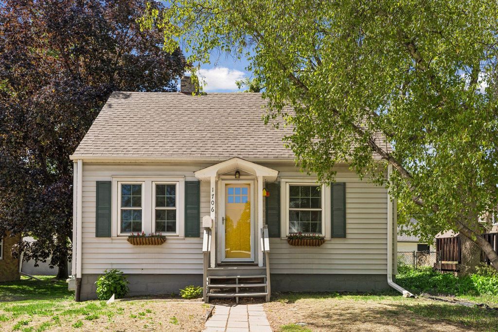 Photo of 1706 Buchanan Street NE, Minneapolis, MN 55413 (MLS # 7075336)