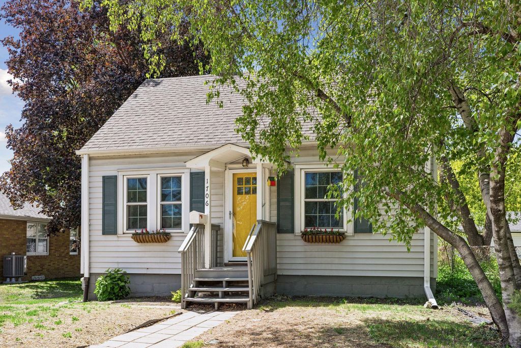 Photo of 1706 Buchanan Street NE, Minneapolis, MN 55413 (MLS # 7075336)