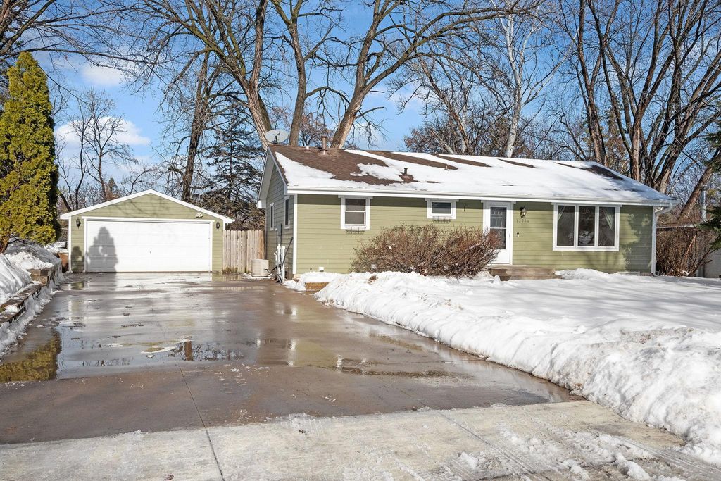 Photo of 13764 69th Avenue N, Maple Grove, MN 55311 (MLS # 7001387)