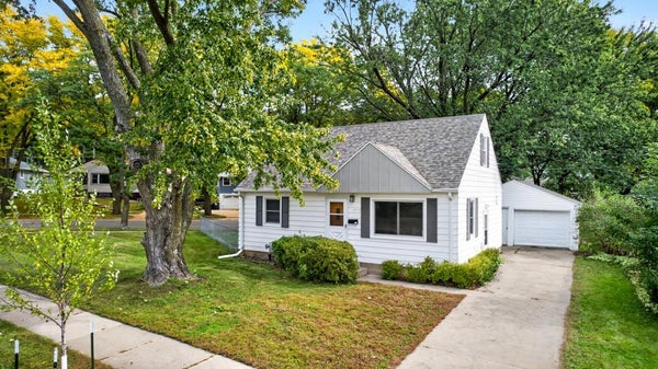 1438 15TH AVE NW, ROCHESTER, MN 55901 - Image e14bf20adb1de5076b348b5ceb95dec3/3468388620